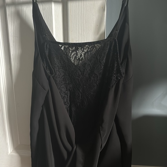 Black and lace tank top - Picture 3 of 3